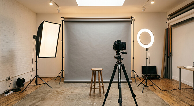 Breakdown of professional photographer headshot costs including session fee retouching and total time investment of 4.5 hours