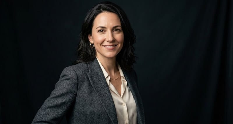 The Halo Effect in Headshots: Why a Good Photo Earns You More Money