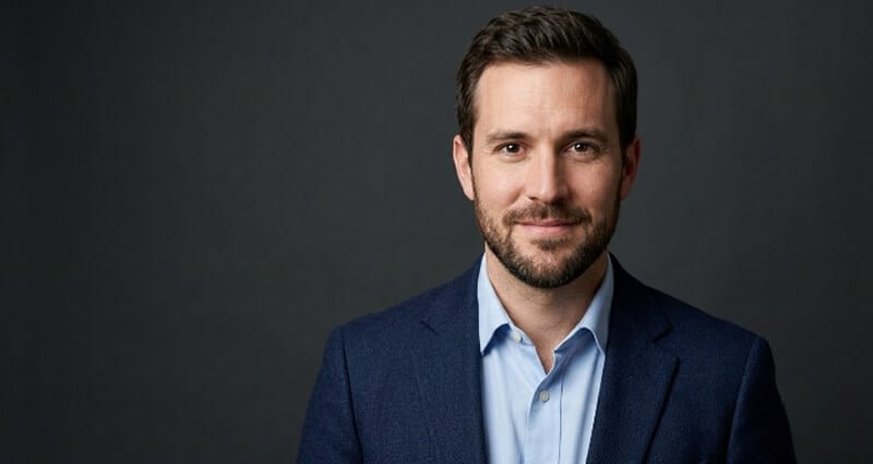 Why Does My Headshot Look Bad? 12 Mistakes and Fixes