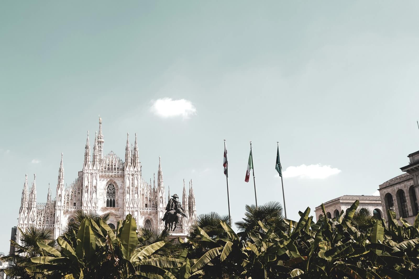 List of headshot photographers in milan